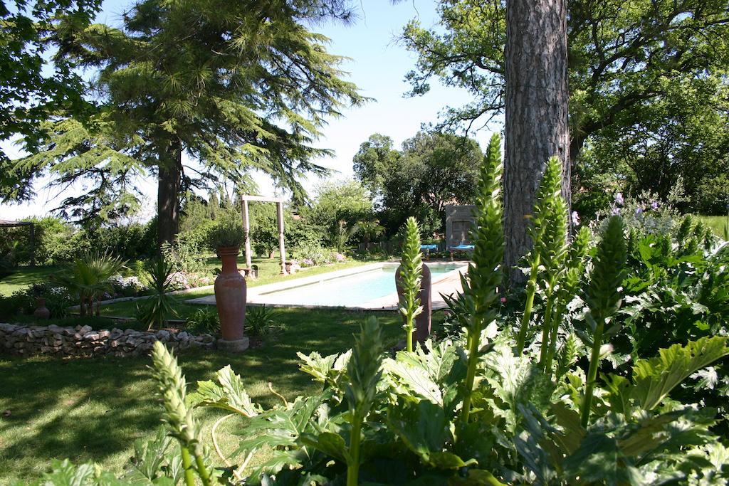 Les Routes Du Monde Bed & Breakfast Saint-Geniès-de-Comolas Екстериор снимка